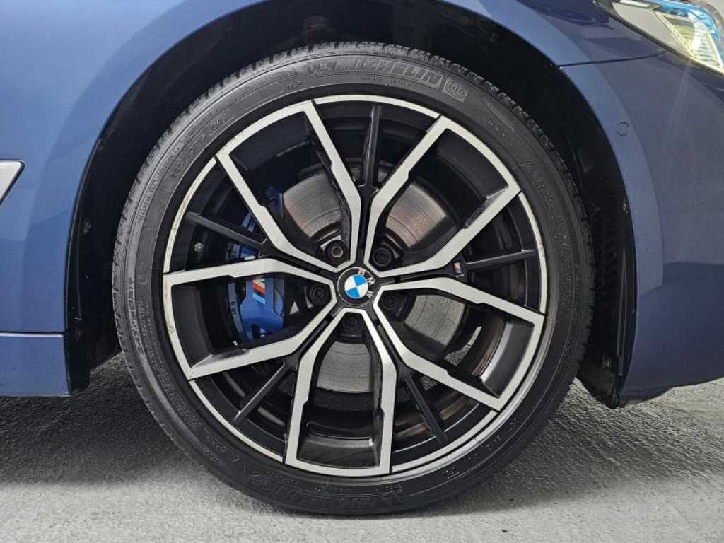 BMW 5 Series - Vista 5