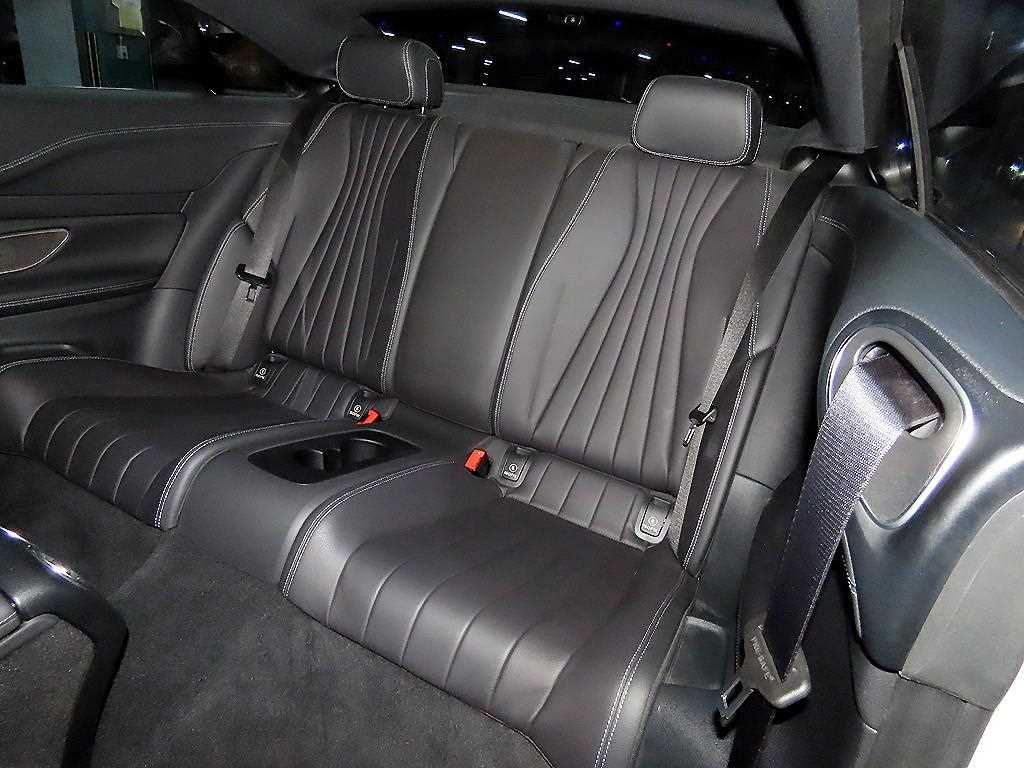 Mercedes Benz E class - Vista 7