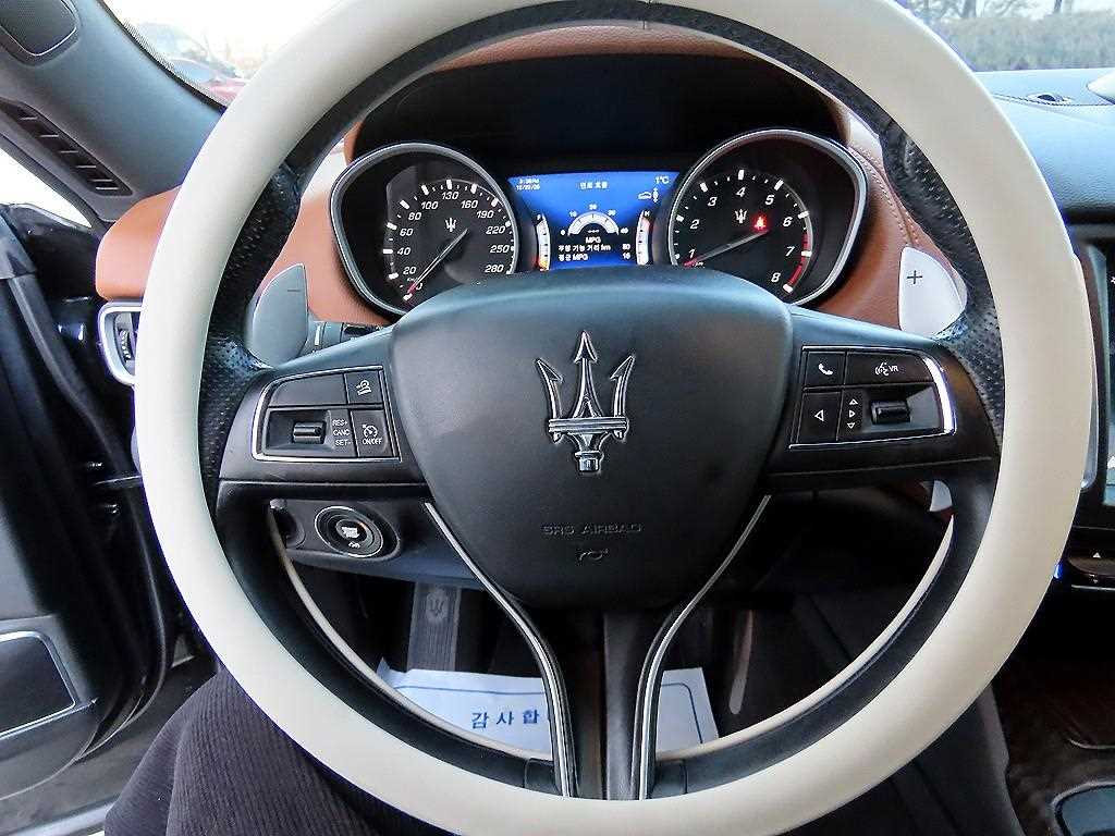 Maserati Levante - Vista 8