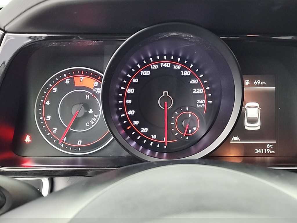 HYUNDAI Avante - Vista 6