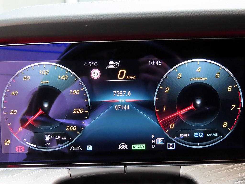 Mercedes Benz E class - Vista 8