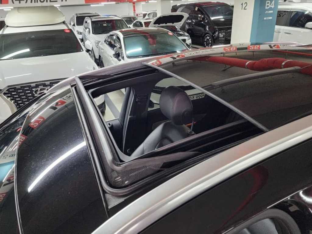 Mercedes Benz GLC Class - Vista 8