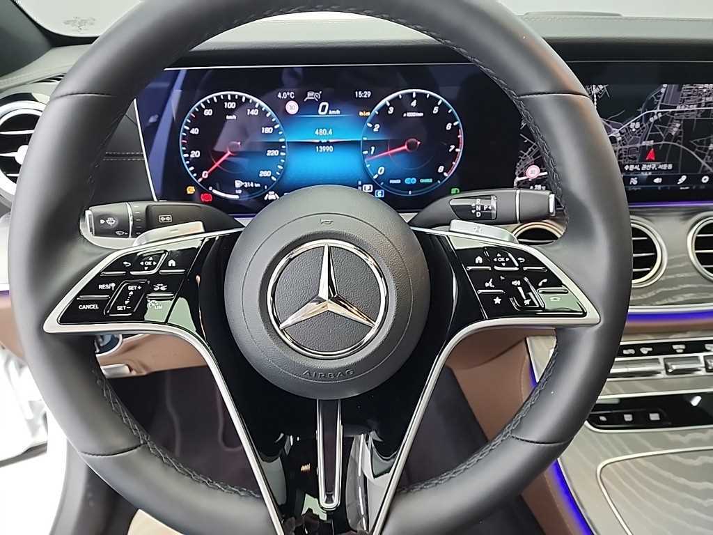 Mercedes Benz E class - Vista 9