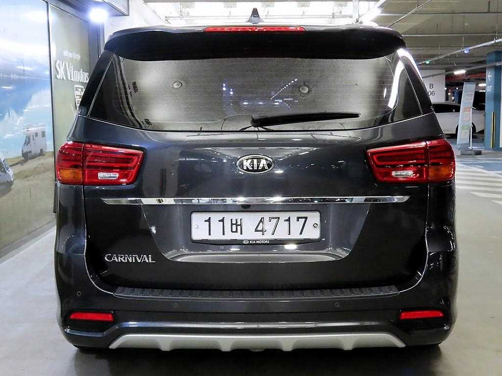 KIA Carnival - Vista 5