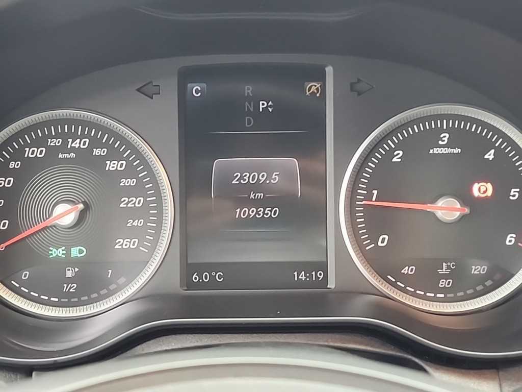 Mercedes Benz C Class - Vista 6