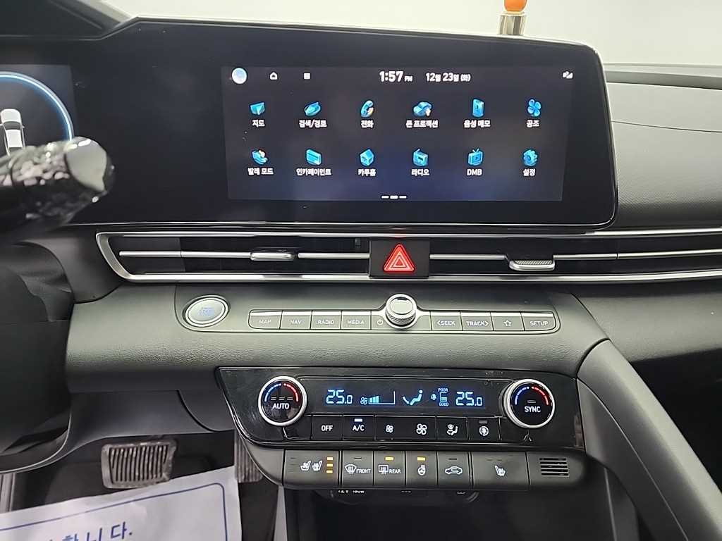 HYUNDAI Avante - Vista 10