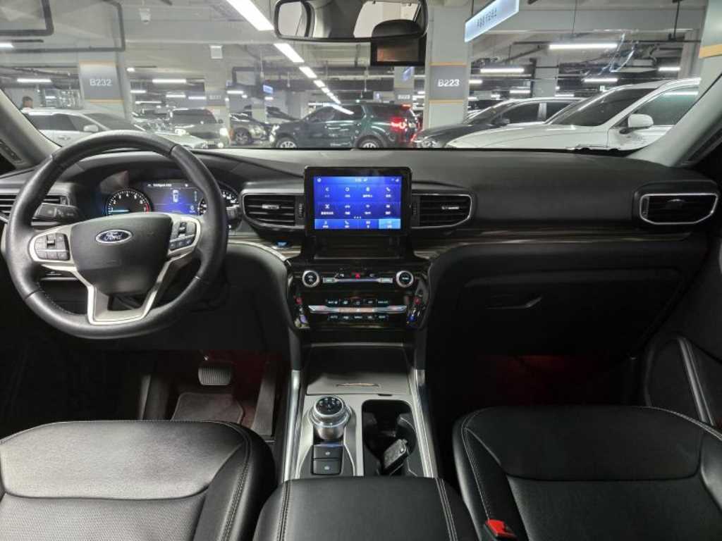 Ford Explorer - Vista 6