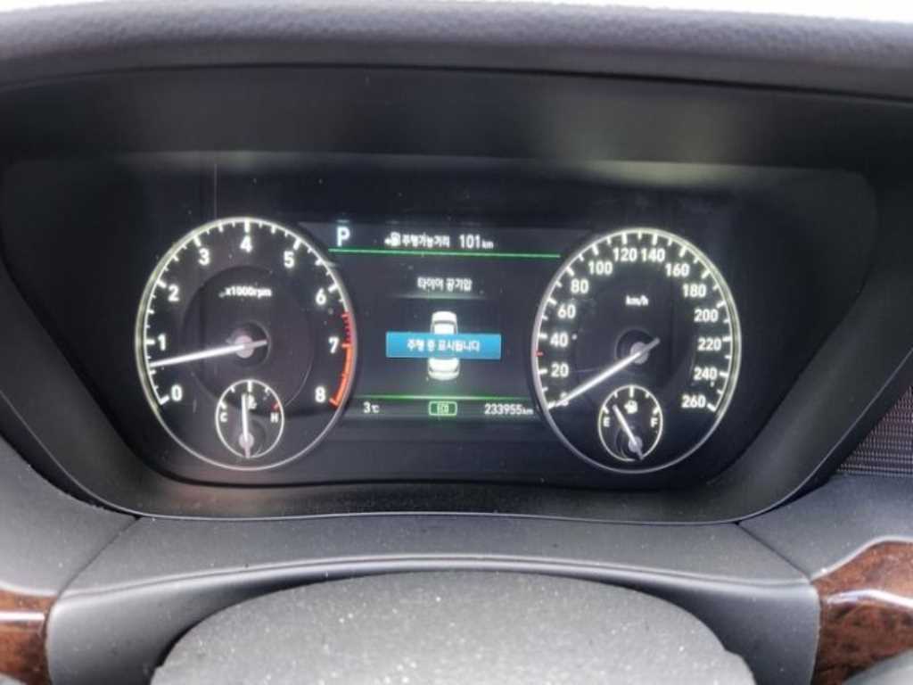 Genesis EQ900 - Vista 8