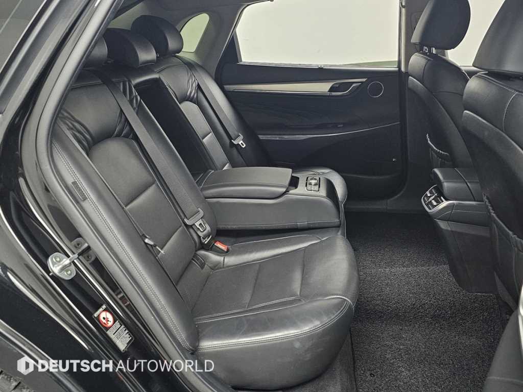 HYUNDAI Grandeur - Vista 12