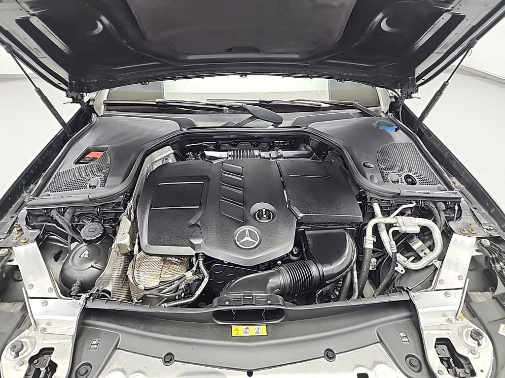 Mercedes Benz E class - Vista 5