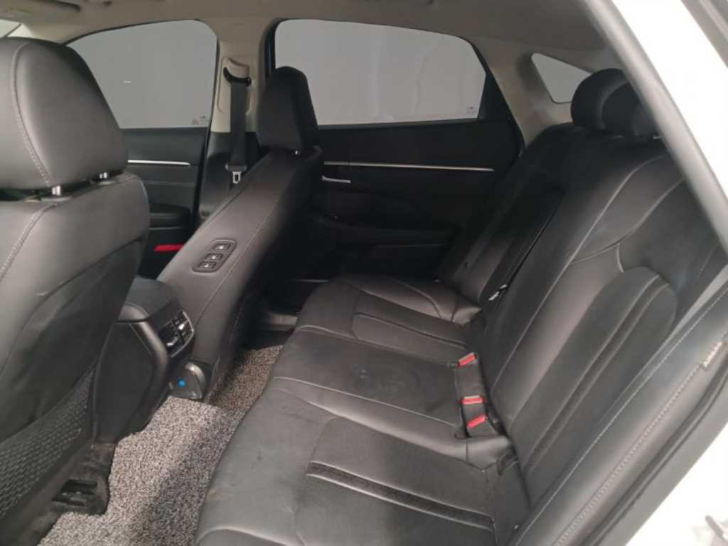 HYUNDAI Sonata - Vista 8