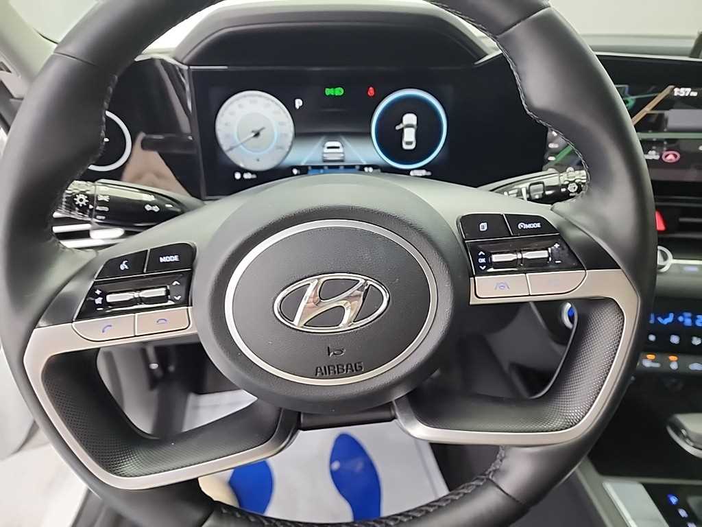 HYUNDAI Avante - Vista 9