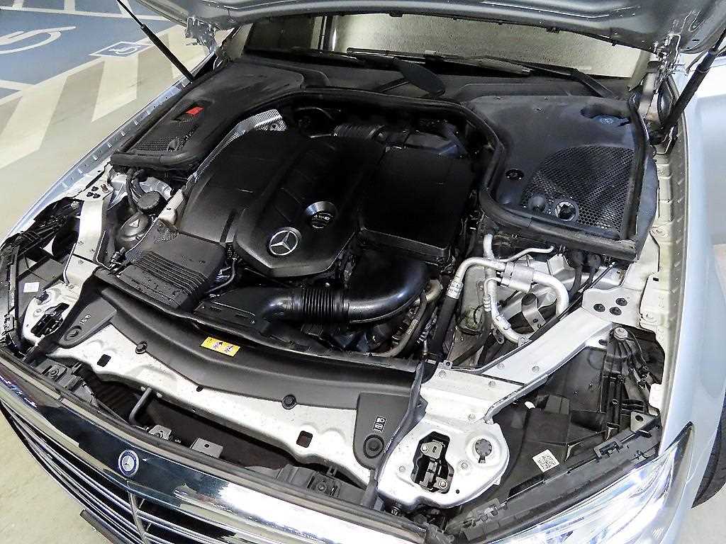 Mercedes Benz E class 2017 Plateado - Importación desde Corea - HF Imports Iquique - Foto 19