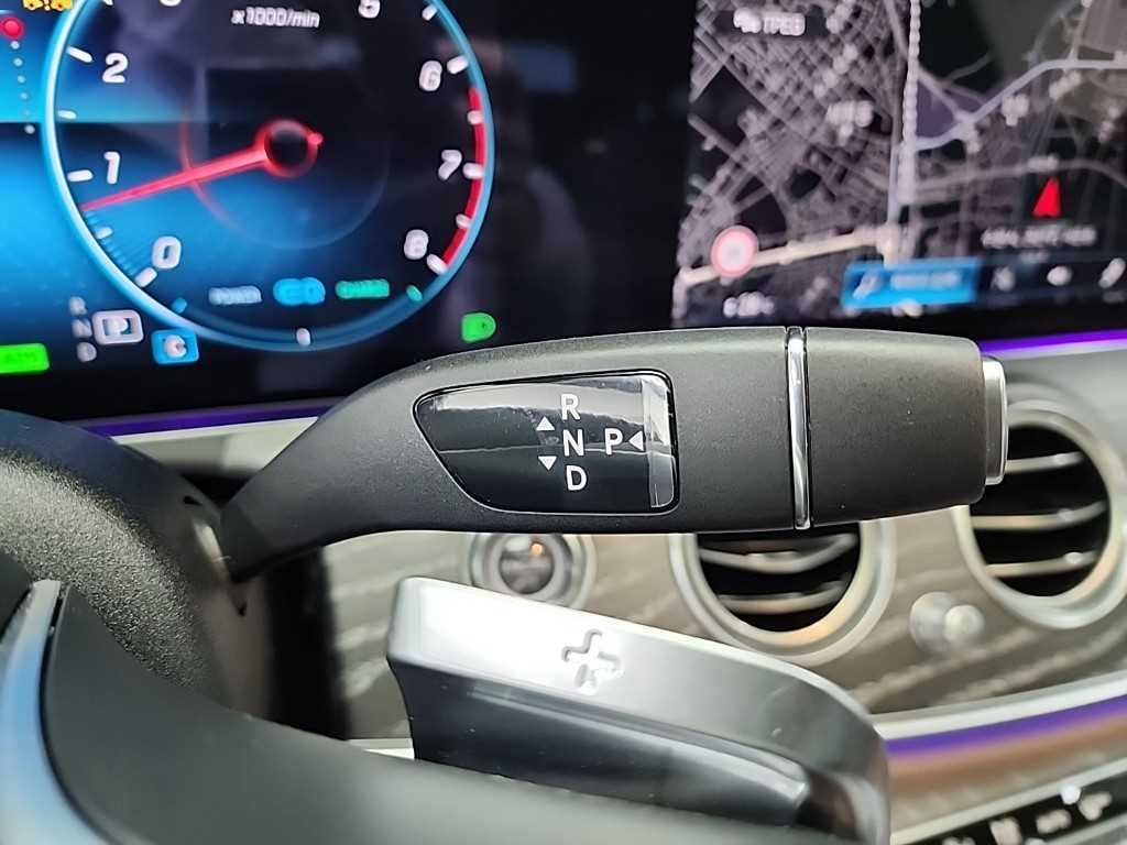 Mercedes Benz E class - Vista 8