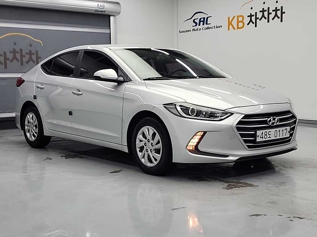 HYUNDAI Avante - Vista 4