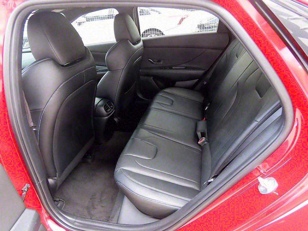 HYUNDAI Avante - Vista 6