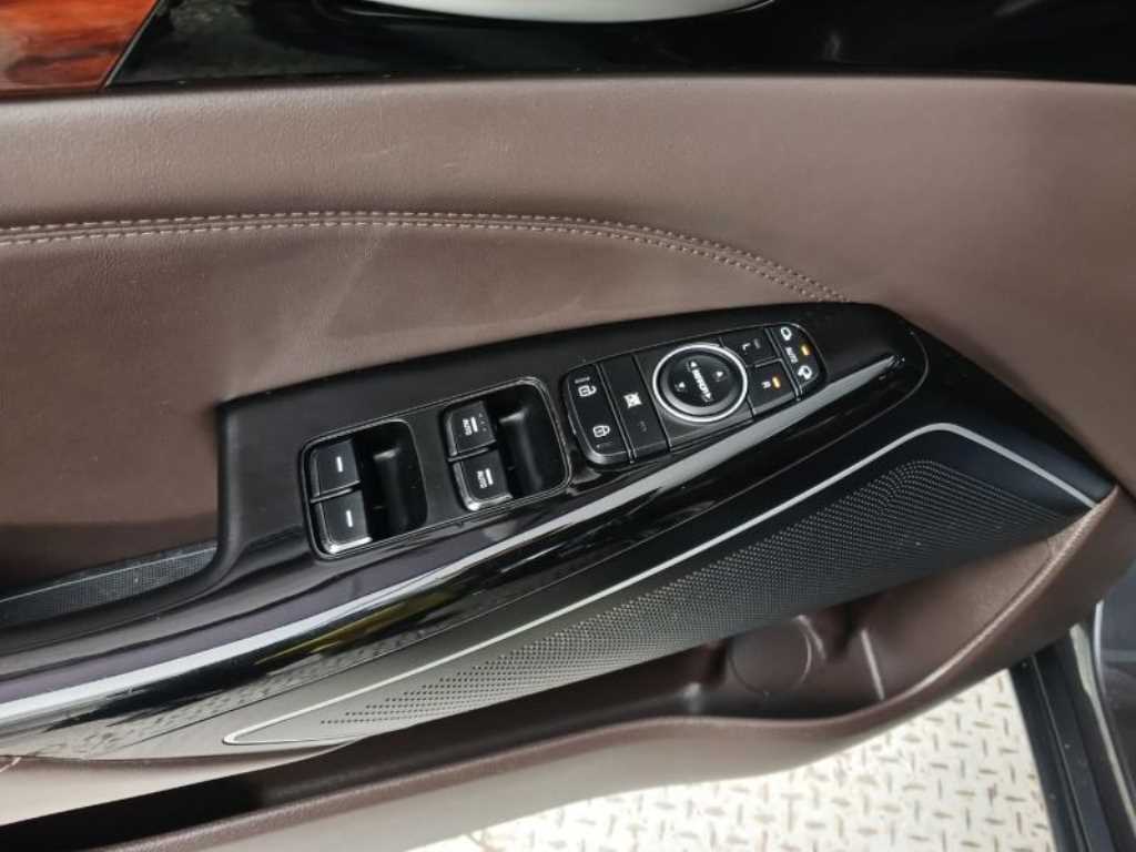 KIA K7 - Vista 9