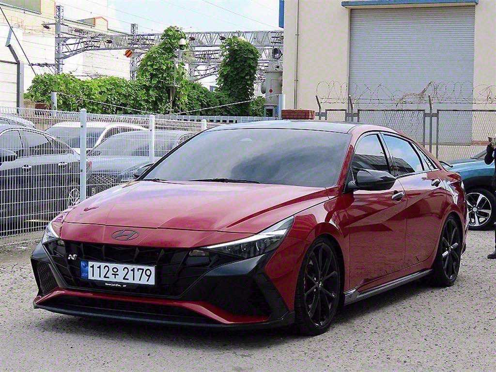 HYUNDAI Avante - Vista 2