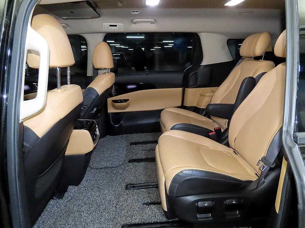 KIA Carnival - Vista 7