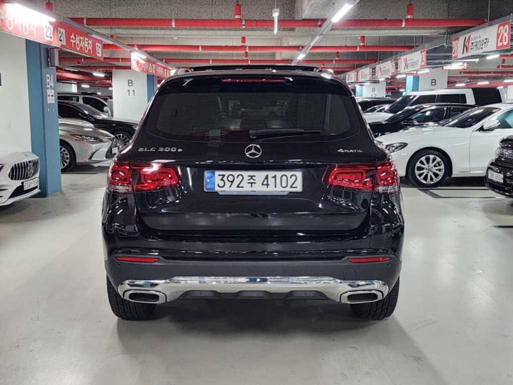 Mercedes Benz GLC Class - Vista 5