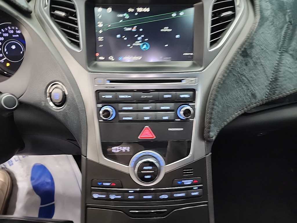 HYUNDAI Grandeur - Vista 10