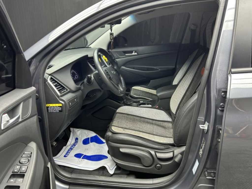 HYUNDAI Tucson - Vista 7