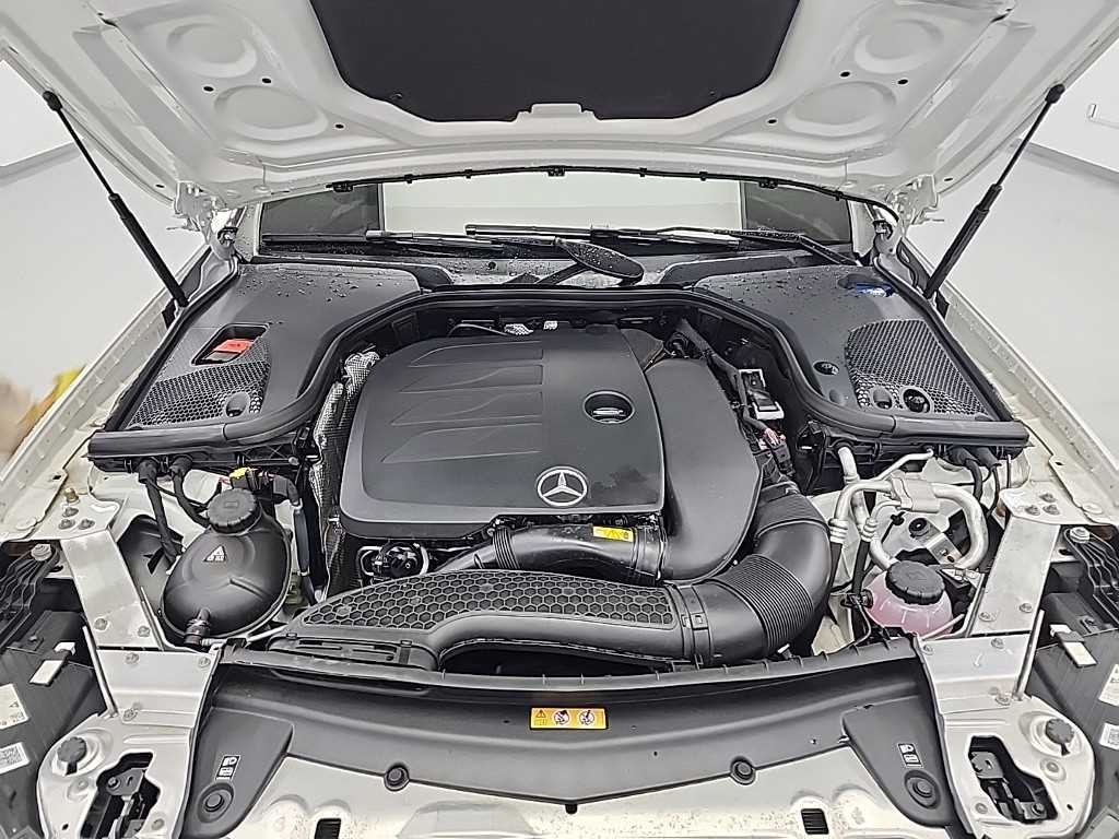 Mercedes Benz E class - Vista 5