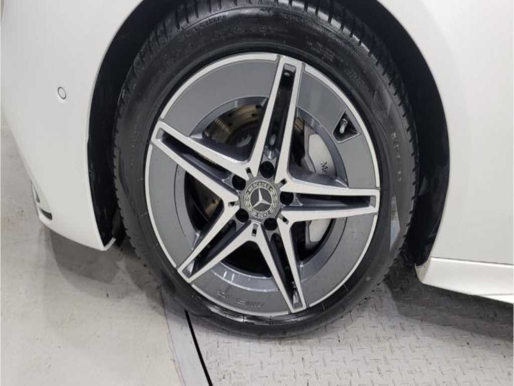 Mercedes Benz C Class - Vista 5