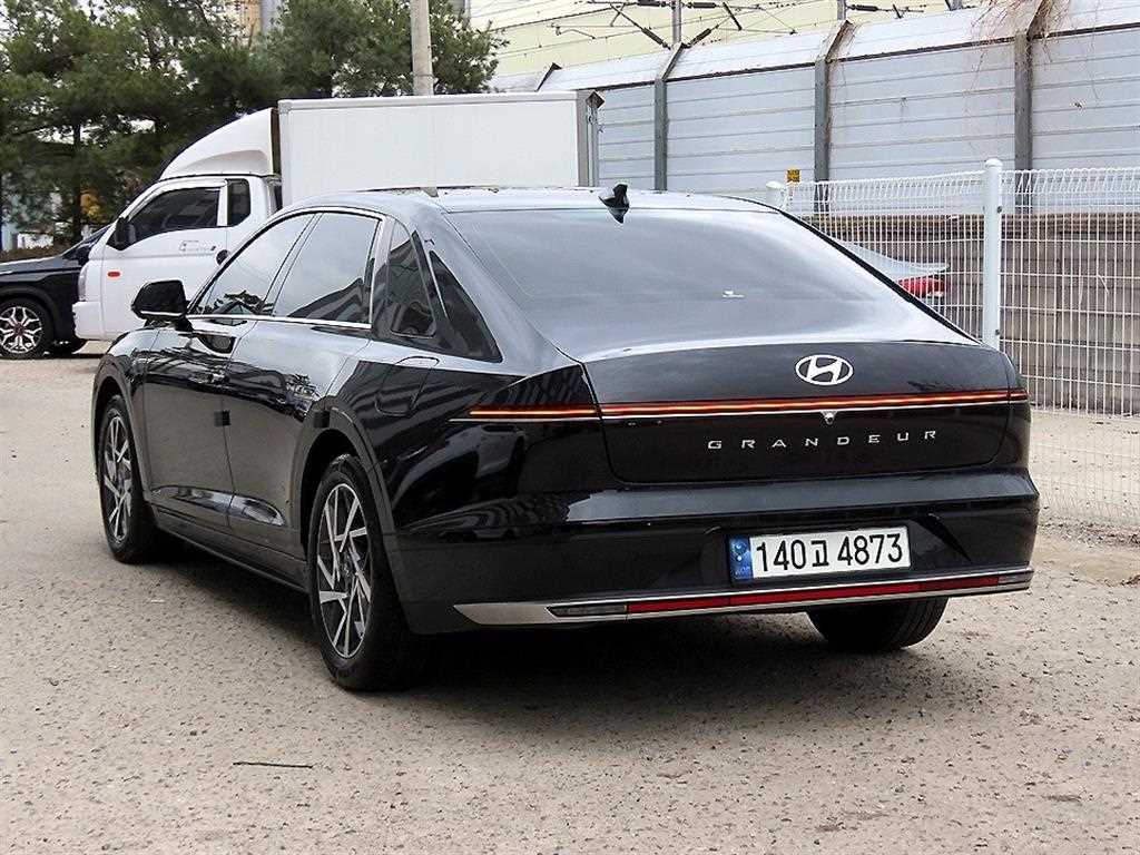 HYUNDAI Grandeur - Vista 3