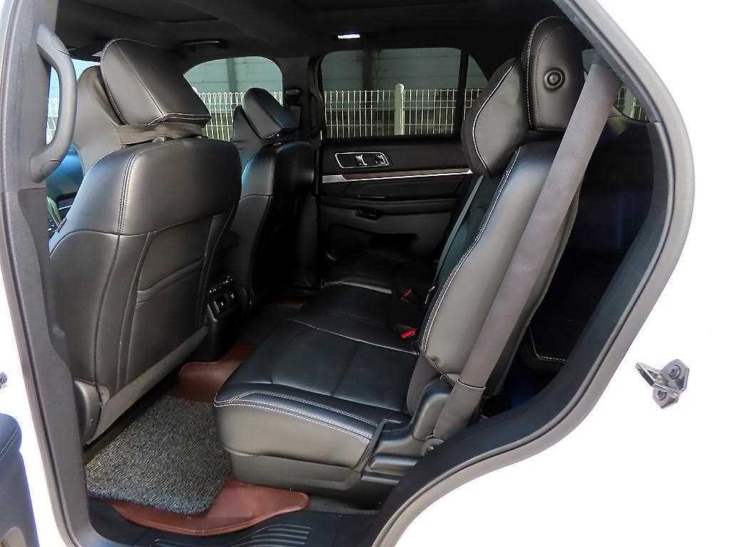 Ford Explorer - Vista 6