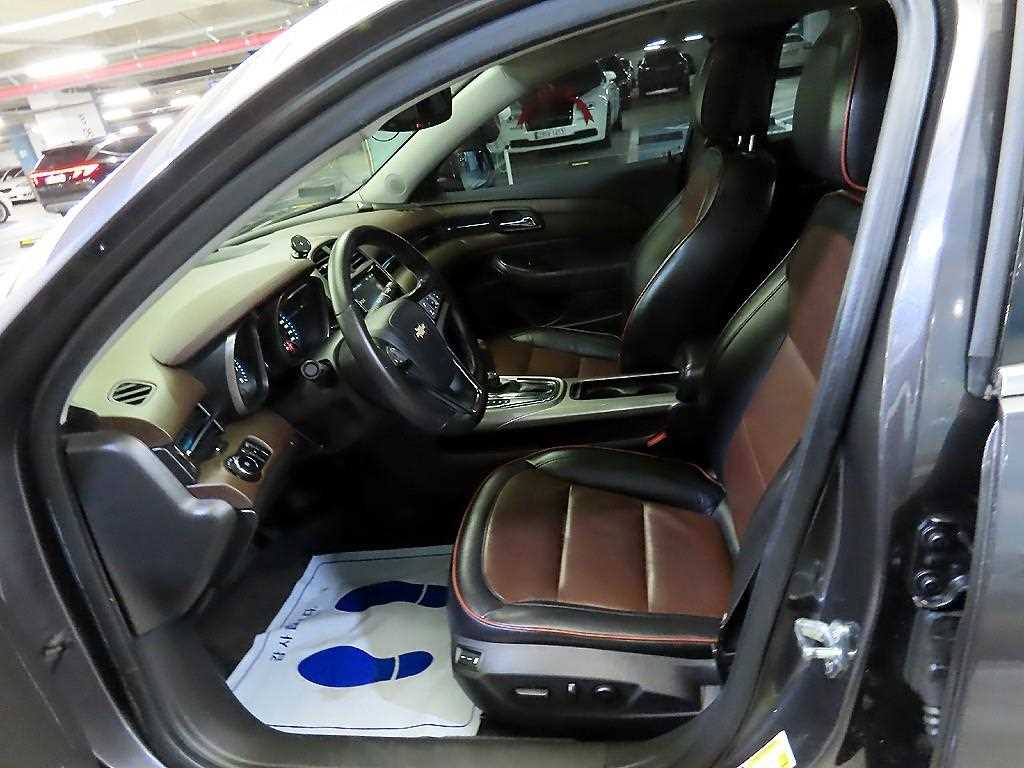 Chevrolet Malibu - Vista 6