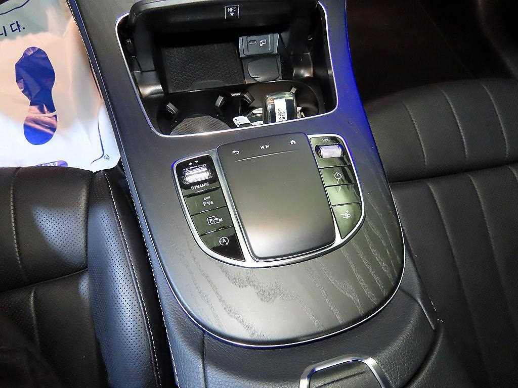 Mercedes Benz E class - Vista 12