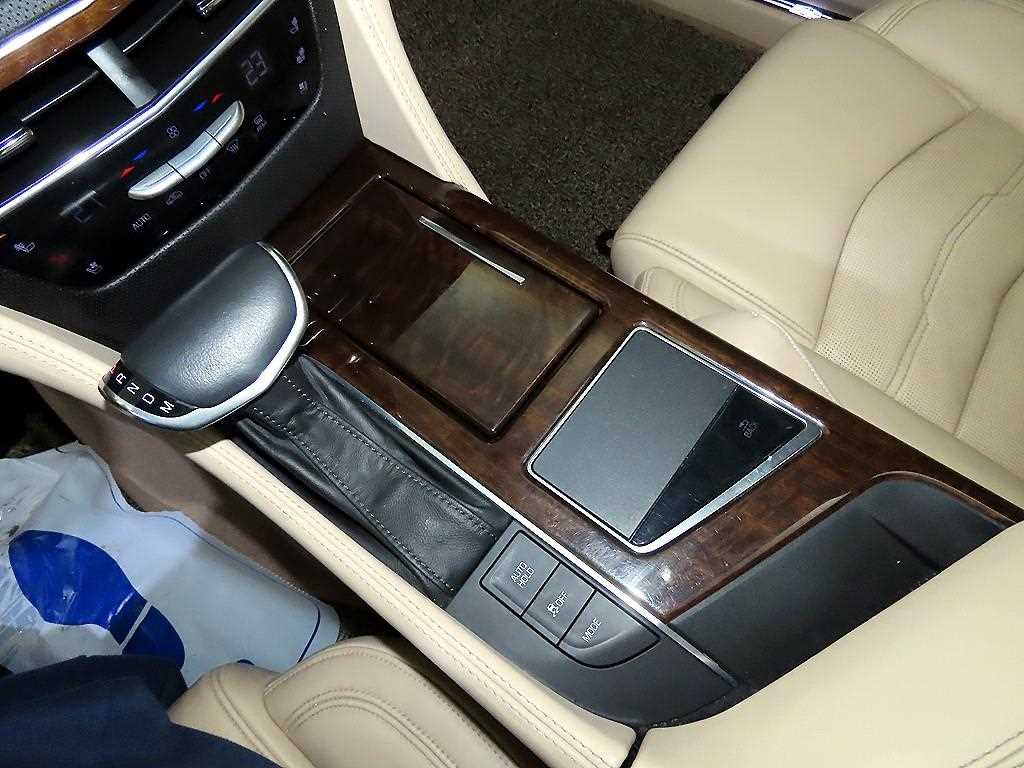 Cadillac CT6 - Vista 12