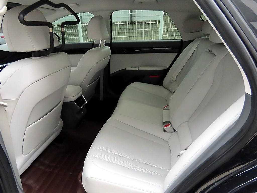 HYUNDAI Grandeur - Vista 6