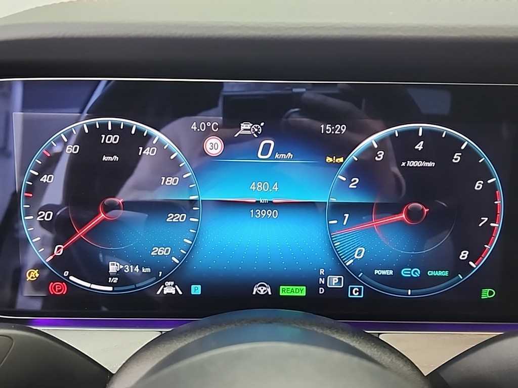 Mercedes Benz E class - Vista 6