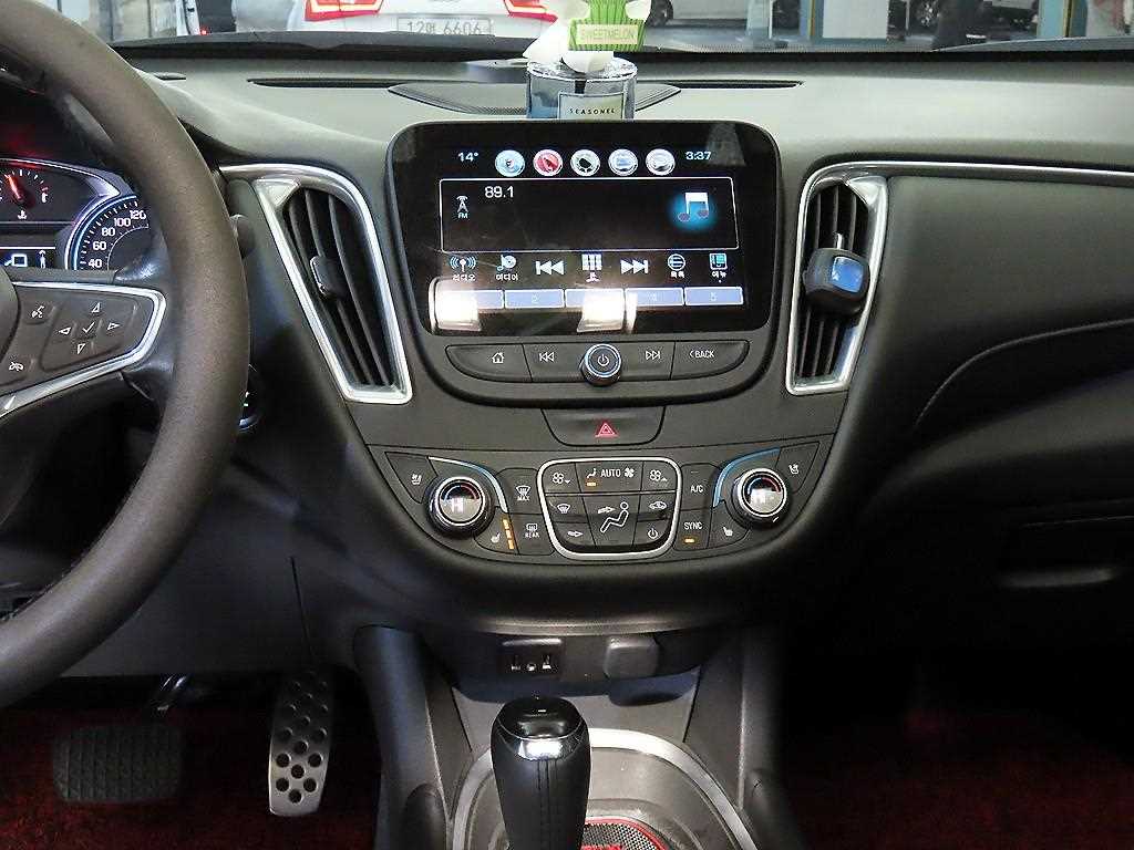 Chevrolet Malibu - Vista 11