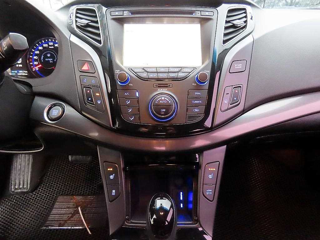 HYUNDAI i40 2013 Plateado - Importación desde Corea - HF Imports Iquique - Foto 13