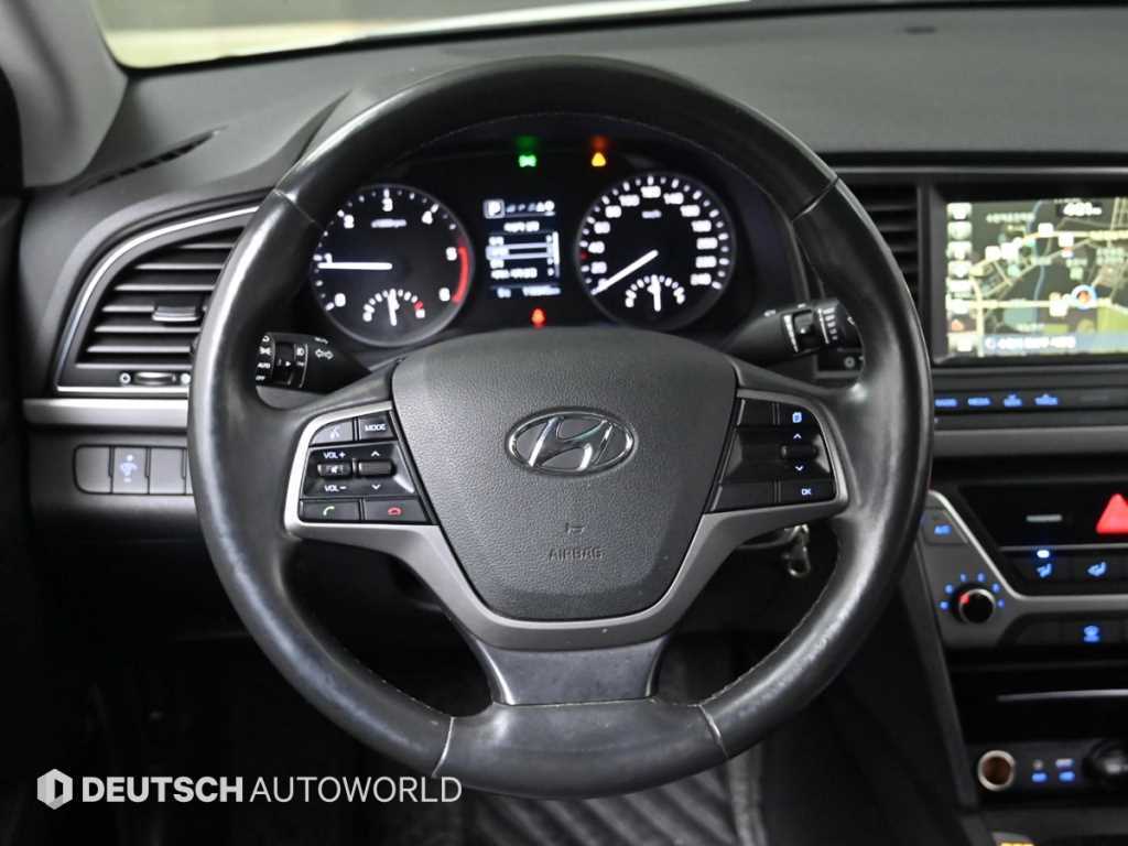 HYUNDAI Avante 2018 Blanco - Importación desde Corea - HF Imports Iquique - Foto 13