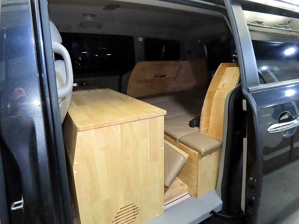 KIA Carnival - Vista 7