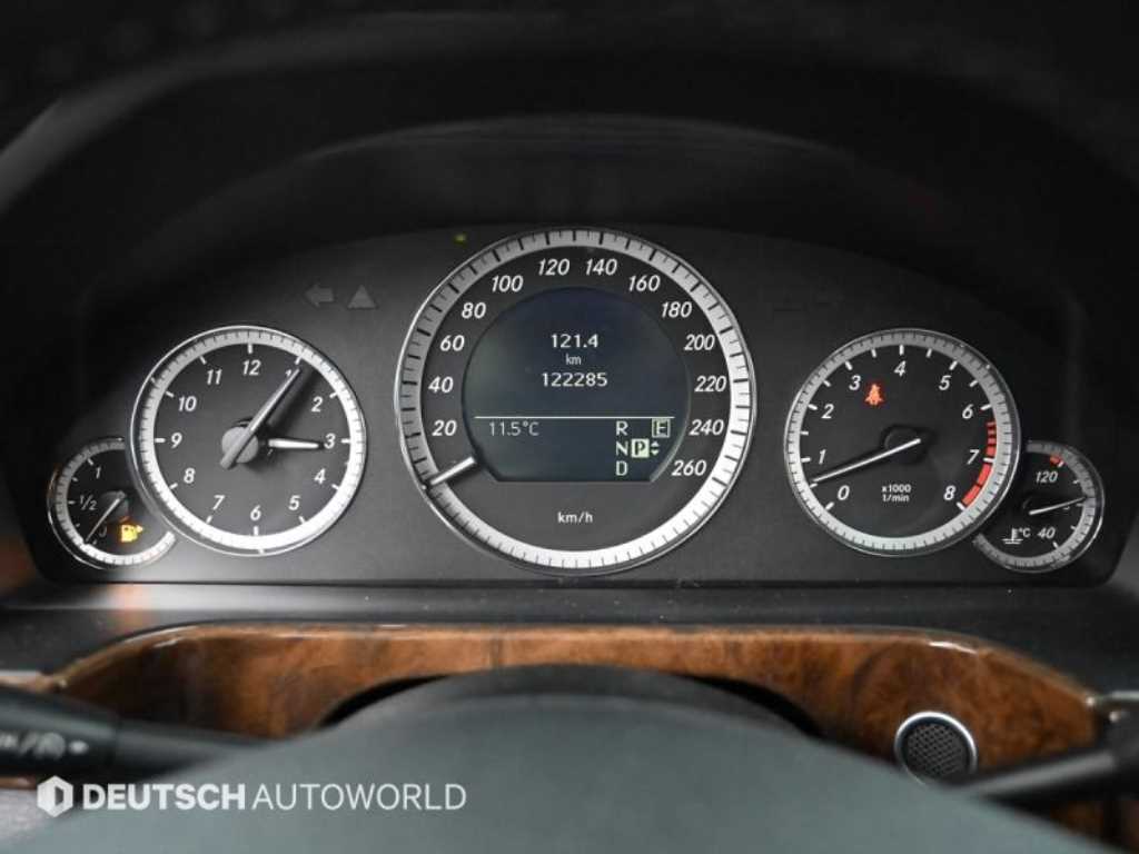 Mercedes Benz E class - Vista 8