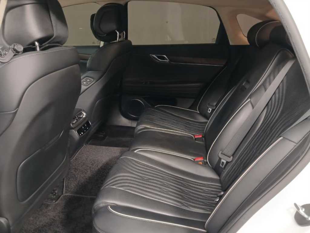 Genesis G80 - Vista 8