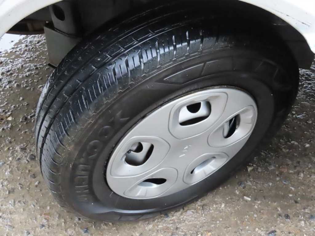 medium and large cargo truck 2015 Blanco - Importación desde Corea - HF Imports Iquique - Foto 19