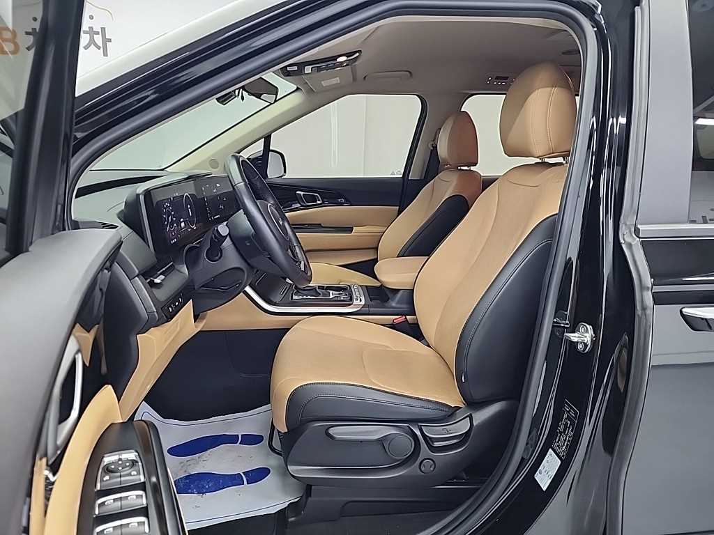 KIA Carnival - Vista 11