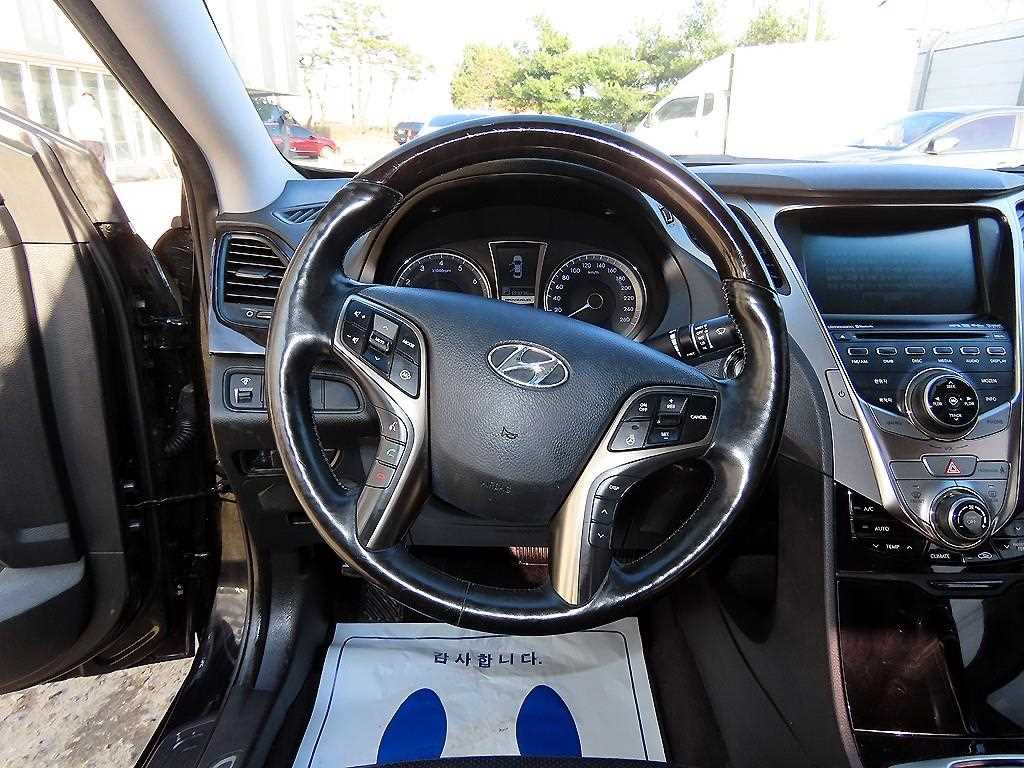 HYUNDAI Grandeur - Vista 8