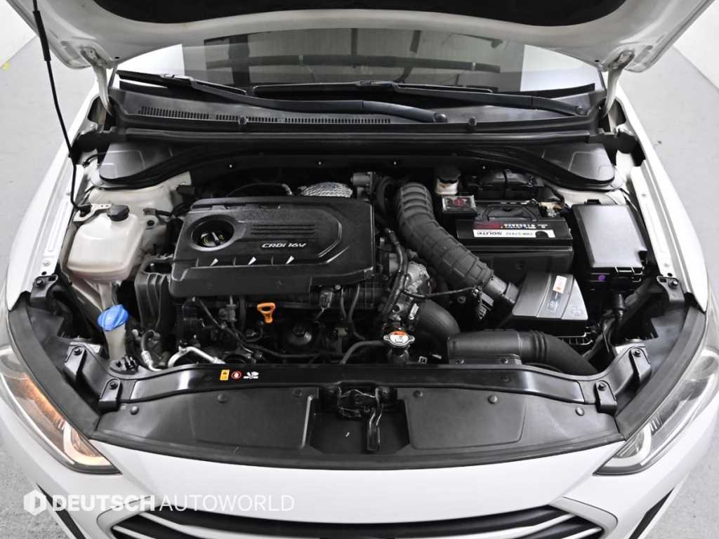 HYUNDAI Avante - Vista 6