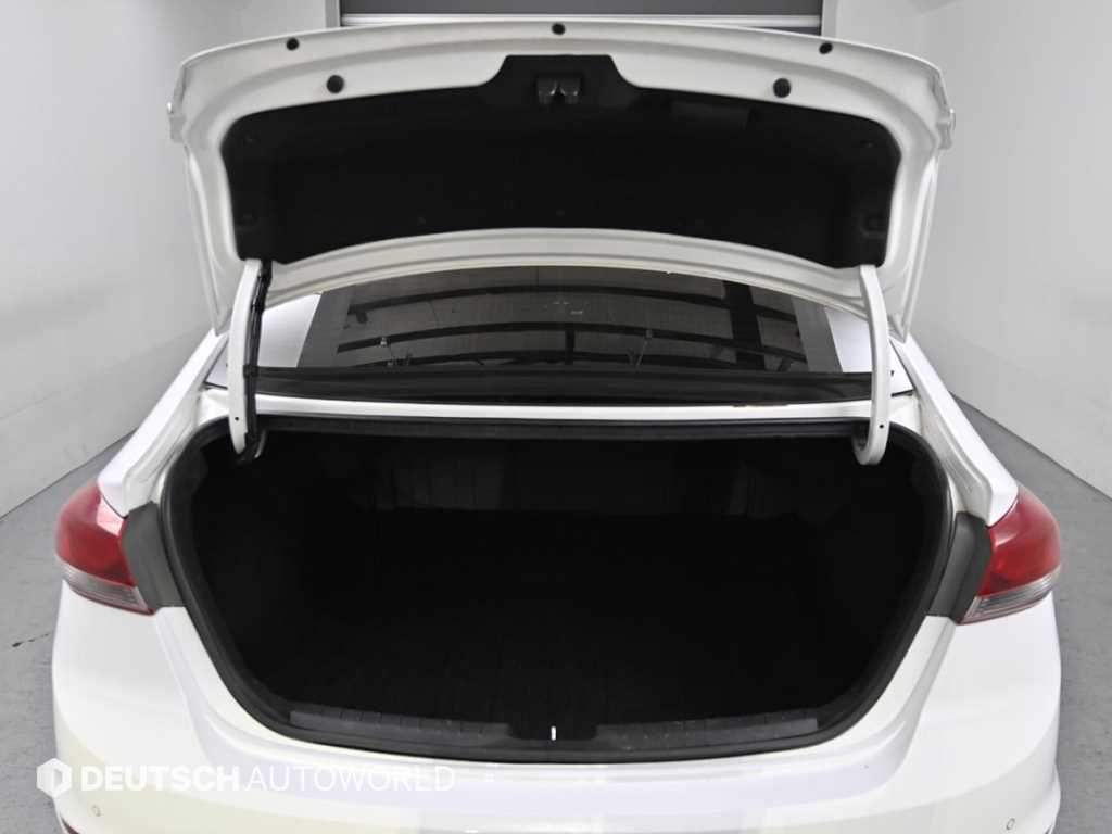 HYUNDAI Avante 2018 Blanco - Importación desde Corea - HF Imports Iquique - Foto 20