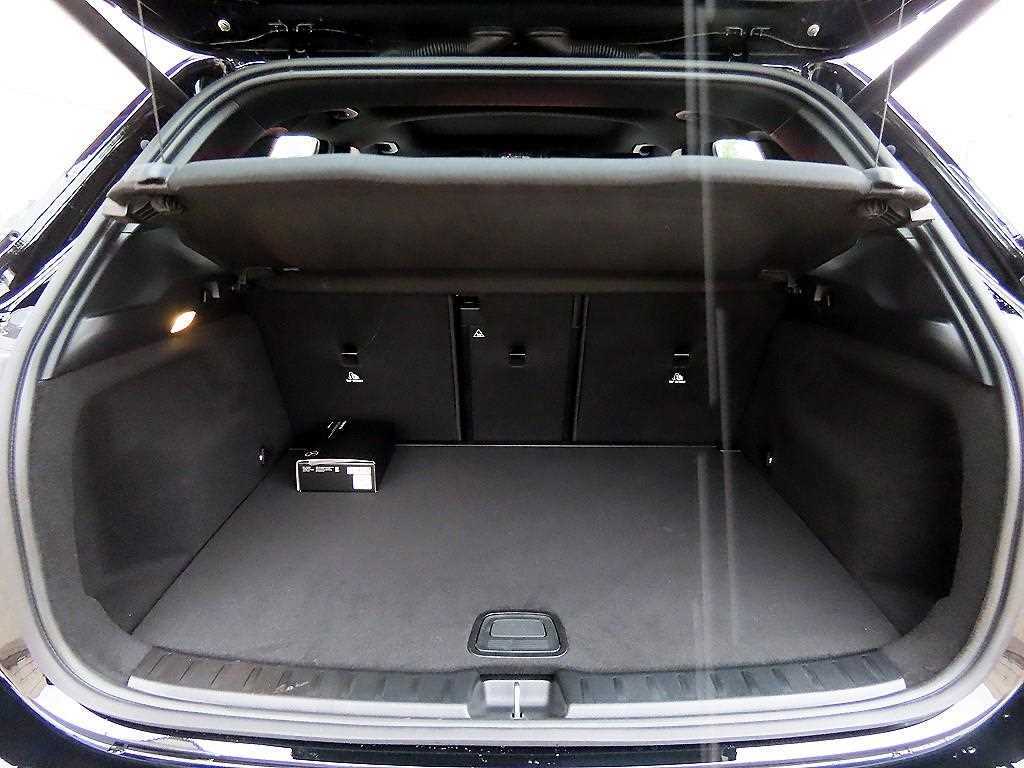 Mercedes Benz GLA Class 2026 Negro - Importación desde Corea - HF Imports Iquique - Foto 17