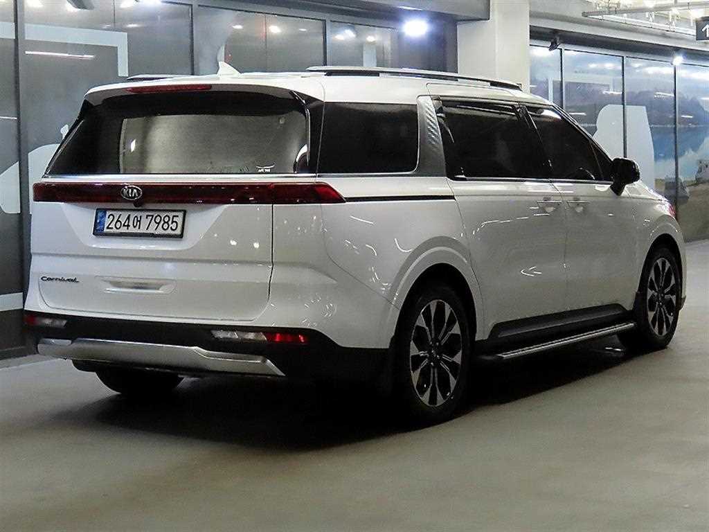 KIA Carnival - Vista 4