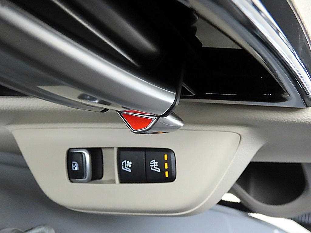 KIA Carnival - Vista 12