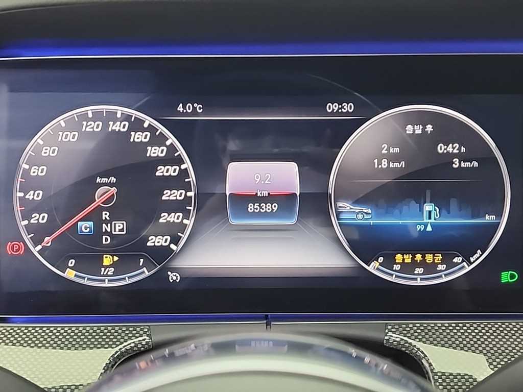 Mercedes Benz E class - Vista 6